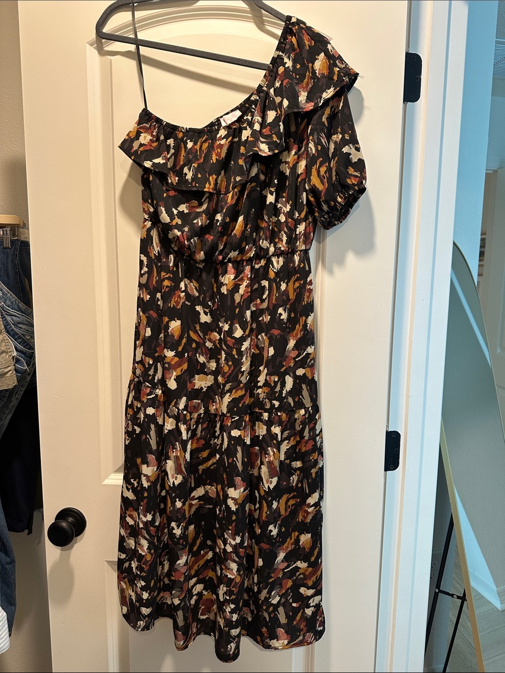Pink Lily Medium Women’s One-Shoulder Black Floral Midi Dress